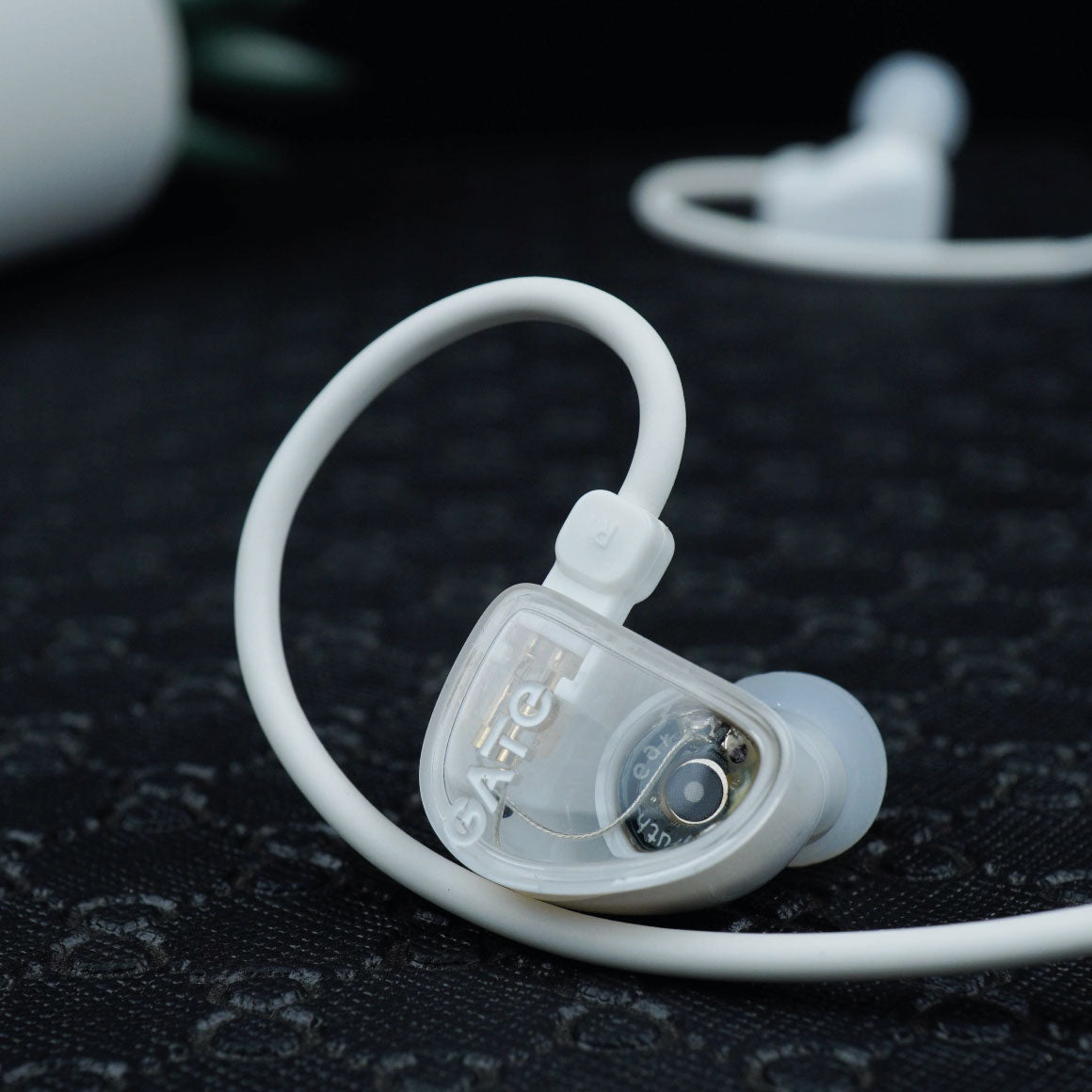 Headphone-Zone-Truthear-GATE-White-With-Mic