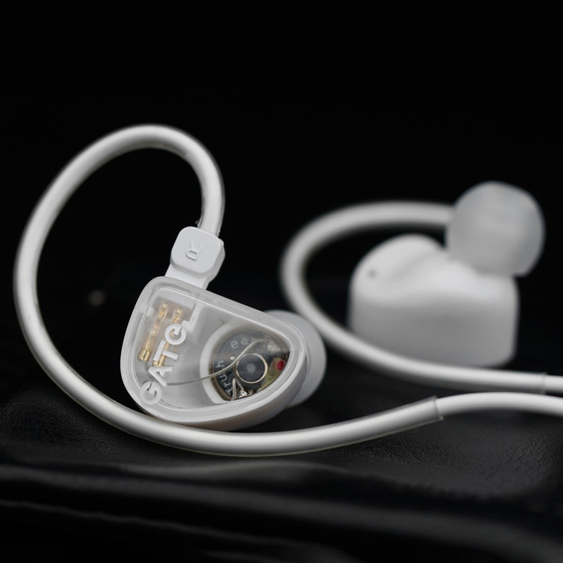 Headphone-Zone-Truthear-GATE-White-With-Mic