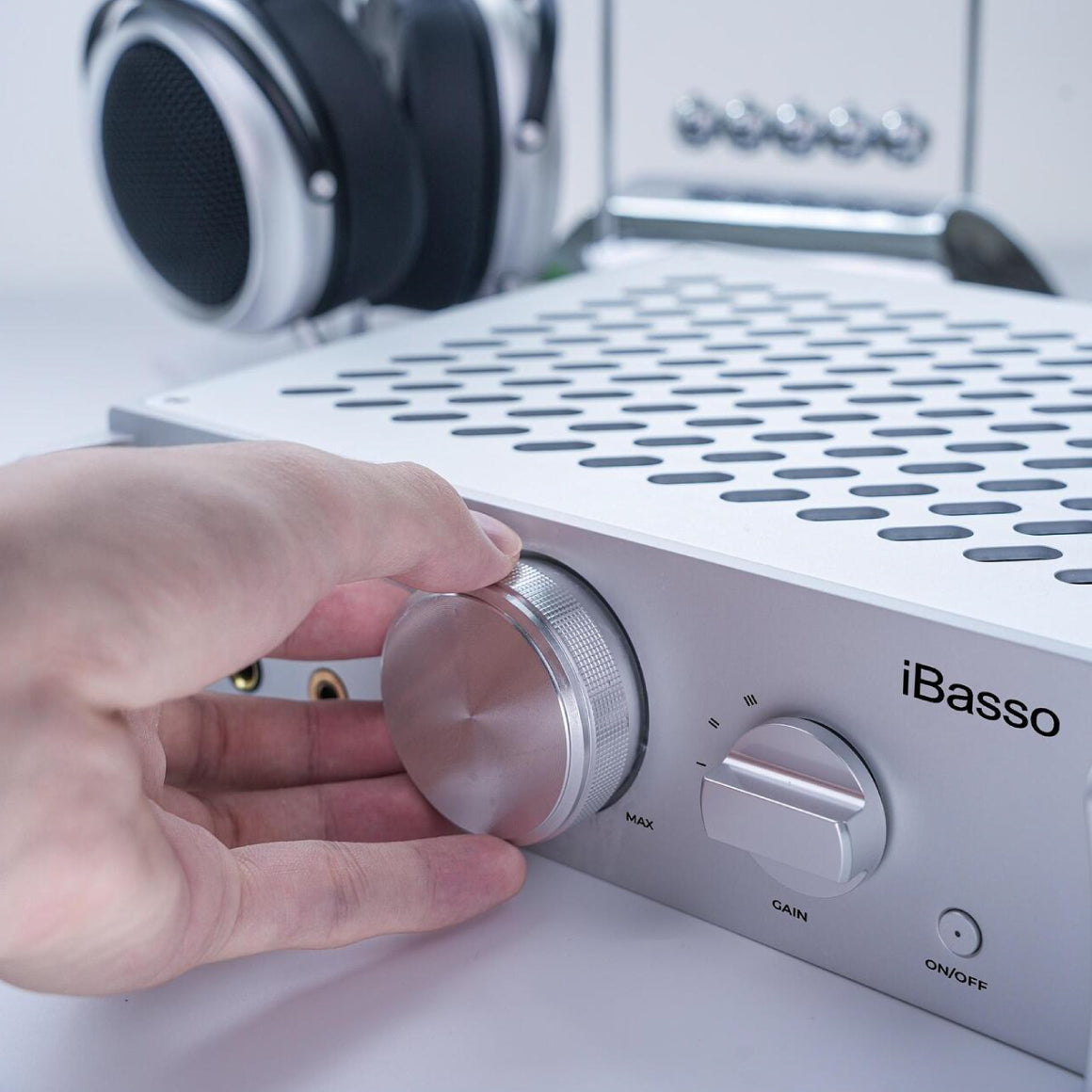 Headphone-Zone-iBasso-Kunlun