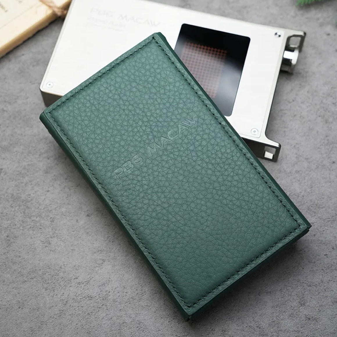 Headphone-Zone-iBasso-PB6-Macaw-Green-Leather-Case