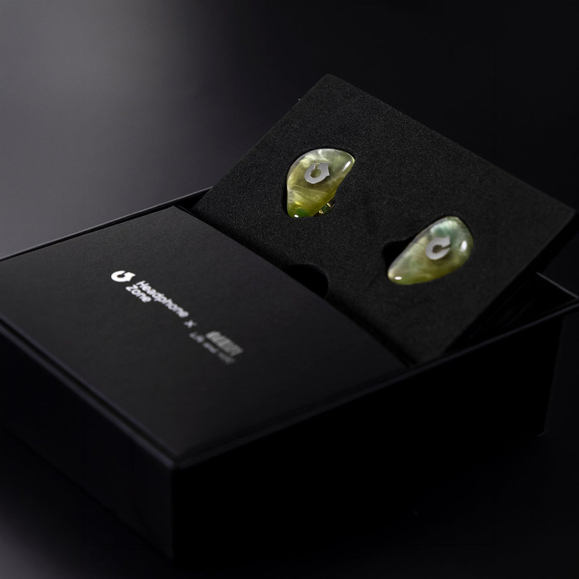 Headphone-Zone-x-ddHiFi-Iris