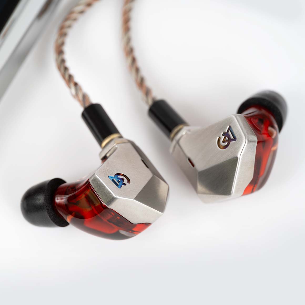 Headphone-zone-Campfire-Audio-Grand-Luna