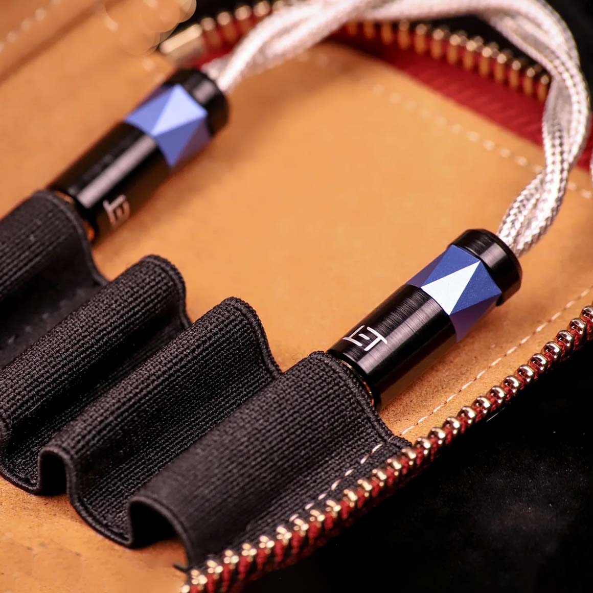 Headphone-zone-Eletech-ProAdap-Euclid-4.4m-to-4.4mm