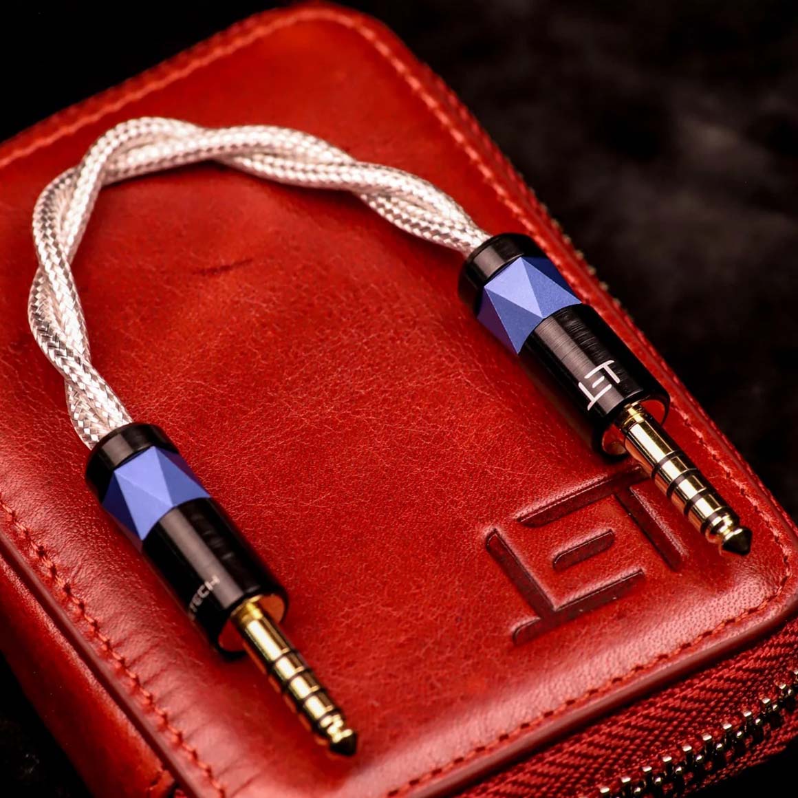 Headphone-zone-Eletech-ProAdap-Euclid-4.4m-to-4.4mm