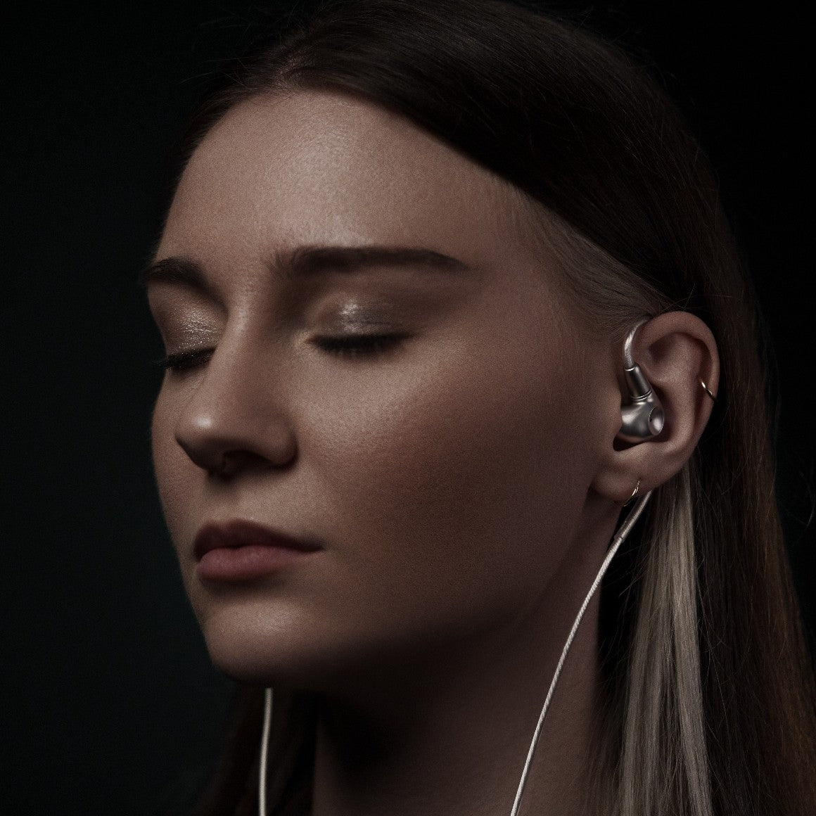 Headphone-zone-Meze-ASTRU