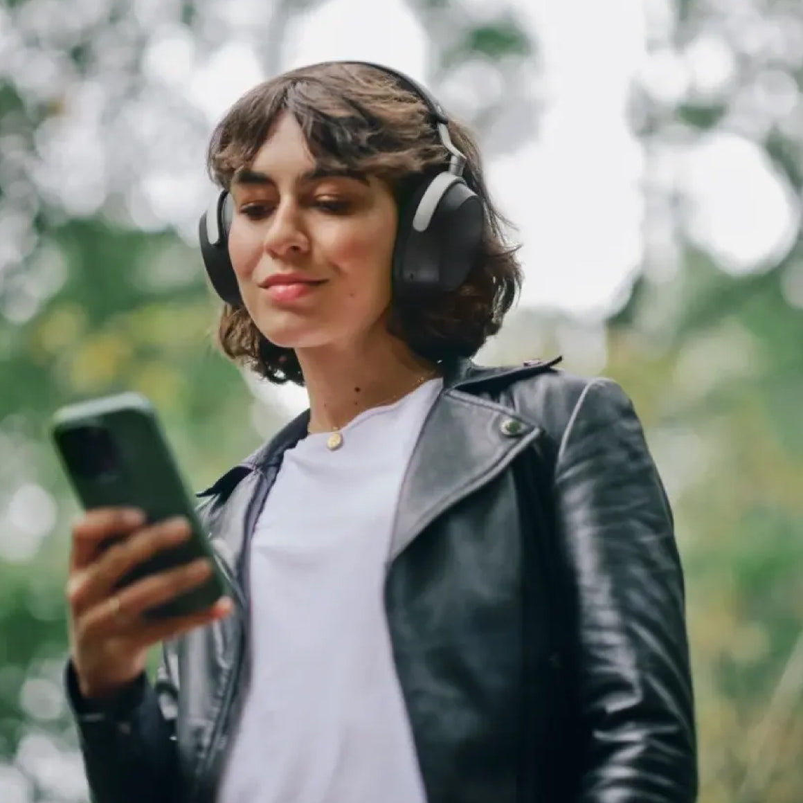 Headphone-zone-Sennheiser-HDB-630