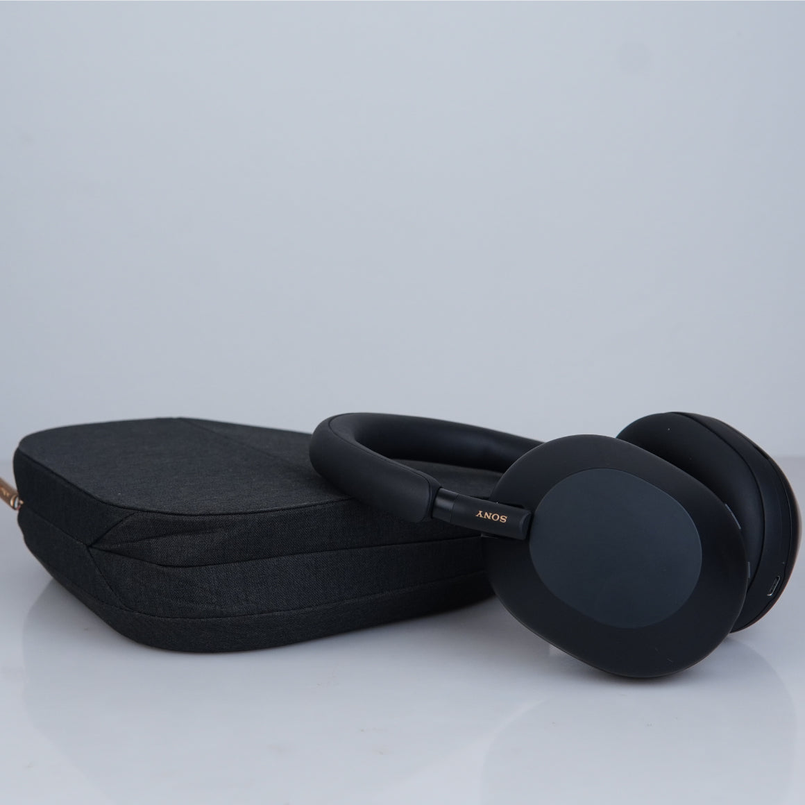 Headphone-zone-Sony-WH-1000XM5-Ex-Demo-Unit