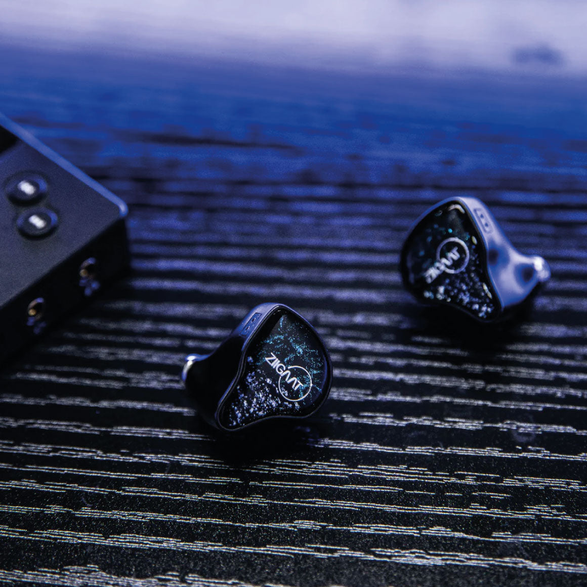 Headphone-zone-ZiiGaat-x-Hangout.Audio-Odyssey-2