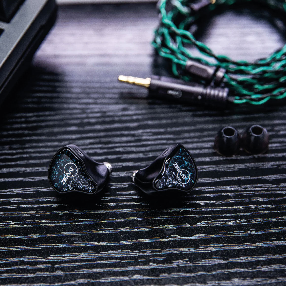 ZiiGaat x Hangout.Audio Odyssey 2 Hybrid Driver IEM