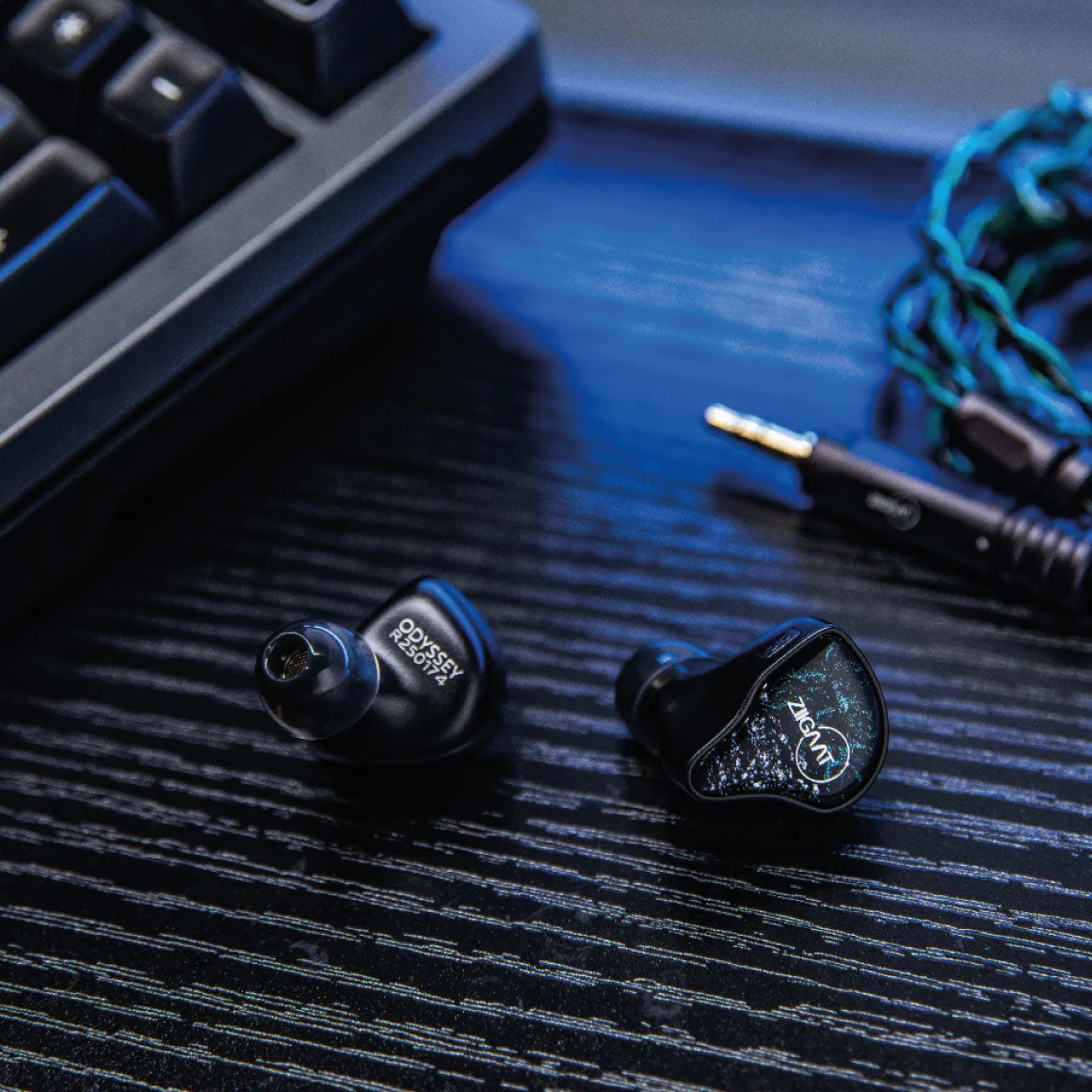 Headphone-zone-ZiiGaat-x-Hangout.Audio-Odyssey-2