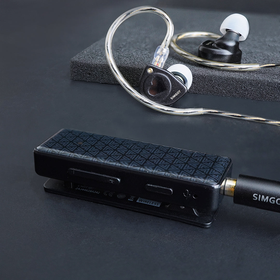 SIMGOT - EW300 + FiiO - BTR11 - Black