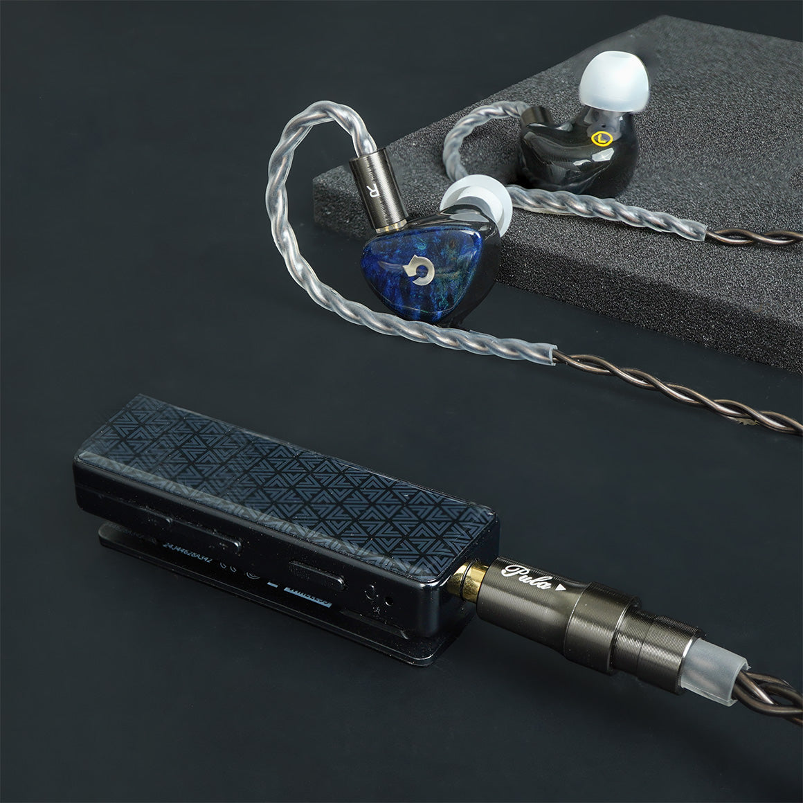headphonezone-x-pula-unicrom-fiio-btr11
