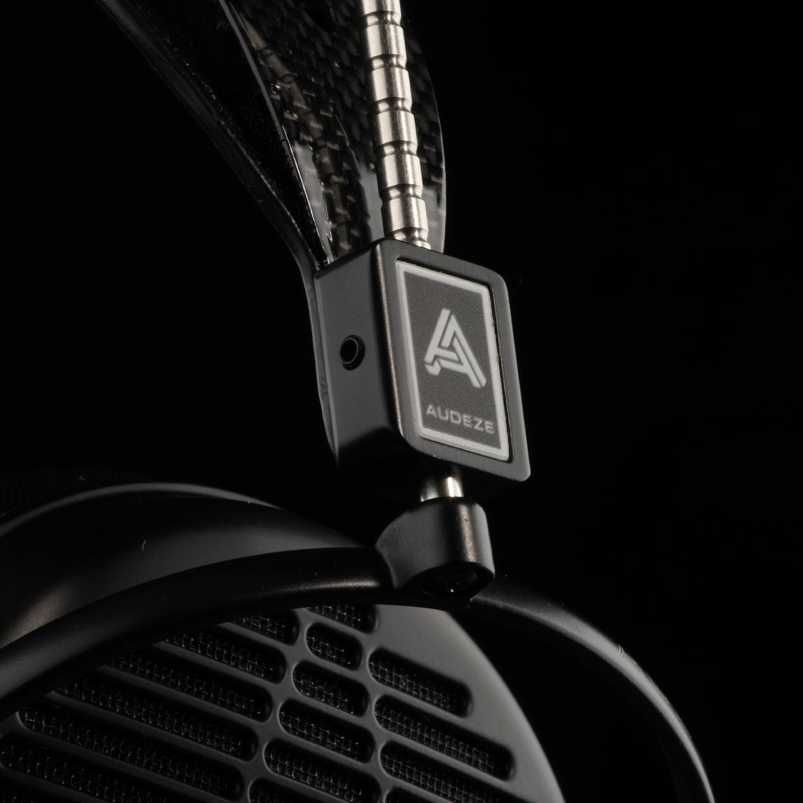 Headphone-Zone-Audeze-LCD-24