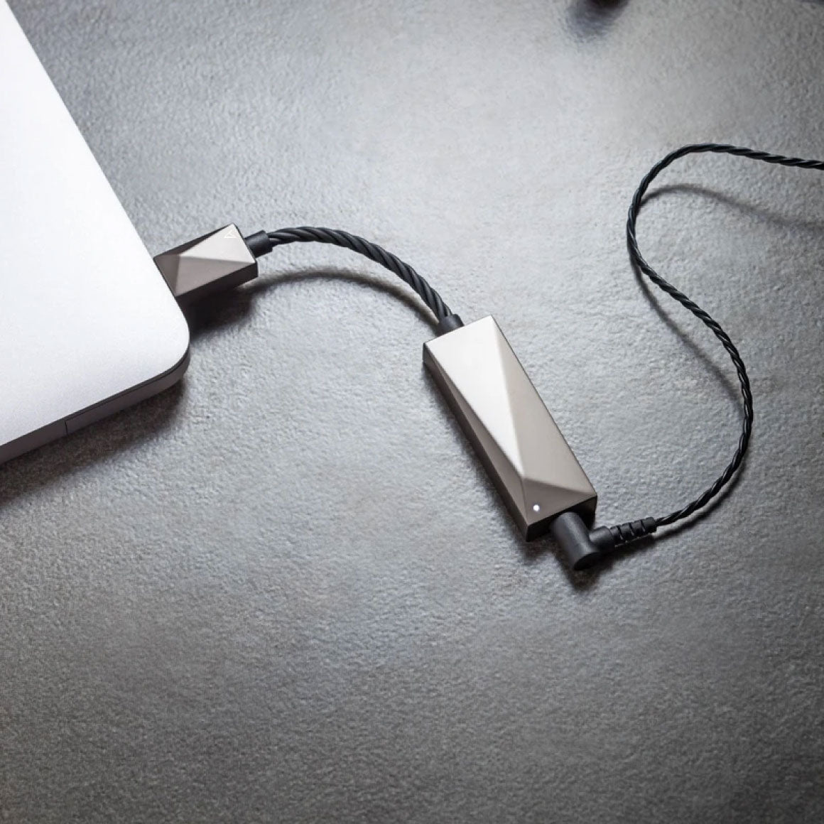 Headphone-Zone-Astell&Kern-PEE51