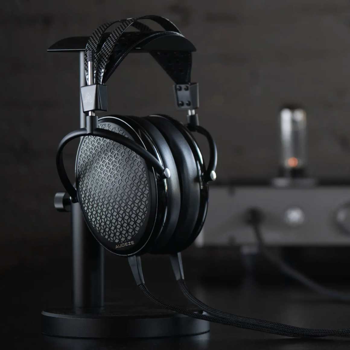 Headphone-Zone-Audeze-CRBN