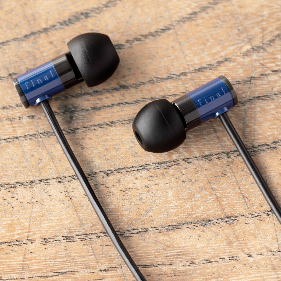 Headphone-Zone-Final-Audio-E1000-Blue