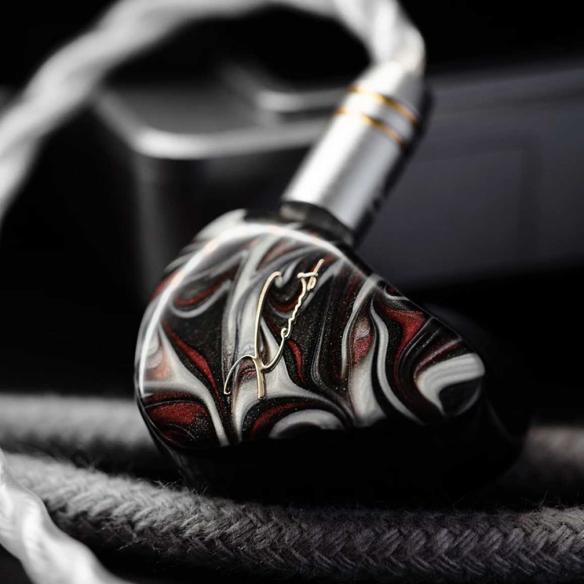 Headphone-Zone-Mangird-XENNS-UP