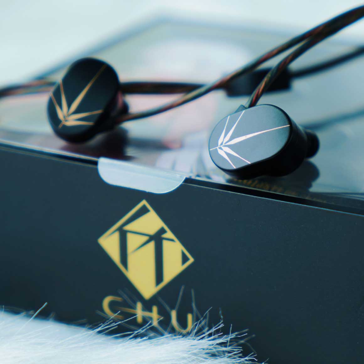 Moondrop CHU Entry Level Wired Dynamic IEM with Mic - Extreme Gadgets