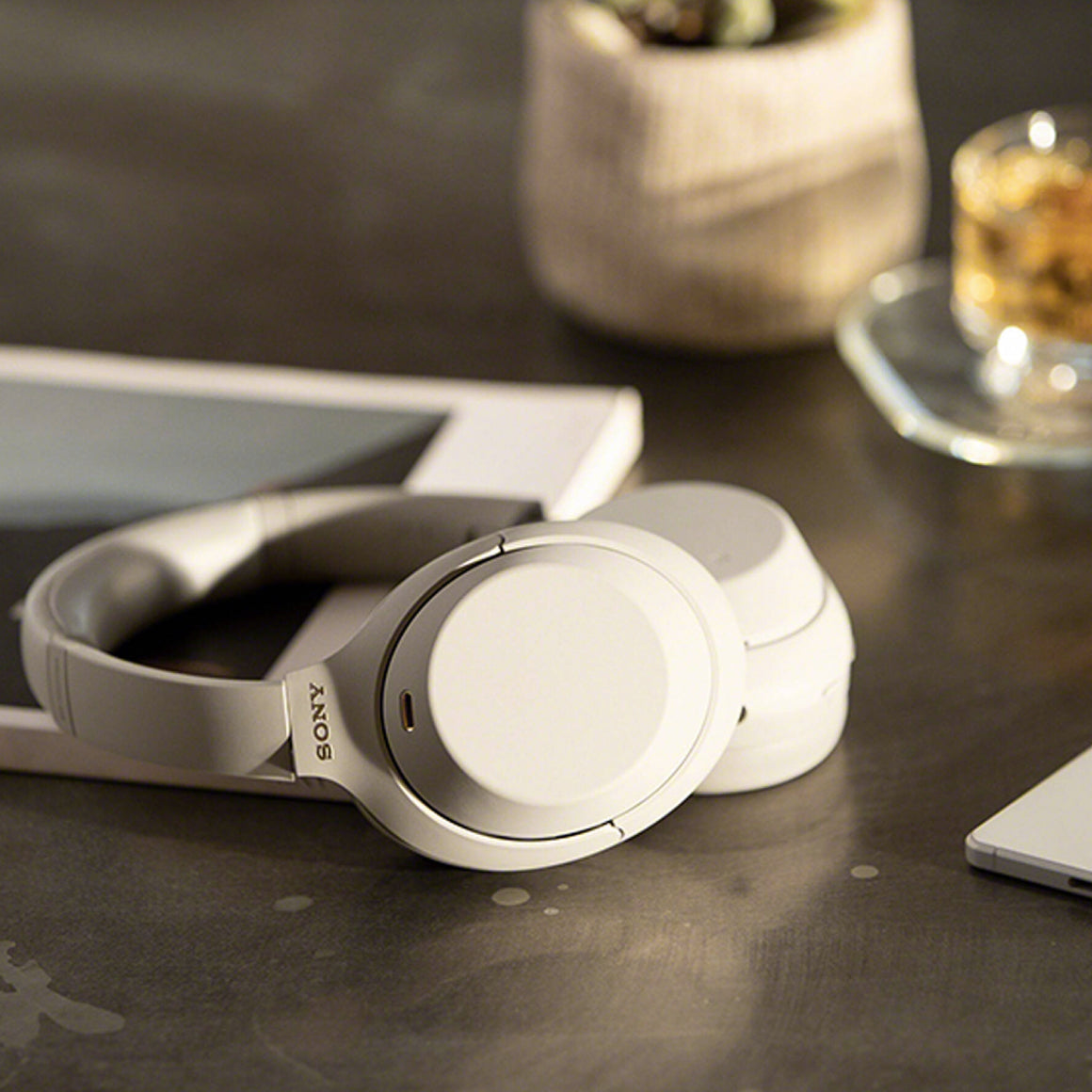 Headphone-Zone-Sony-WH-1000XM4-Silver
