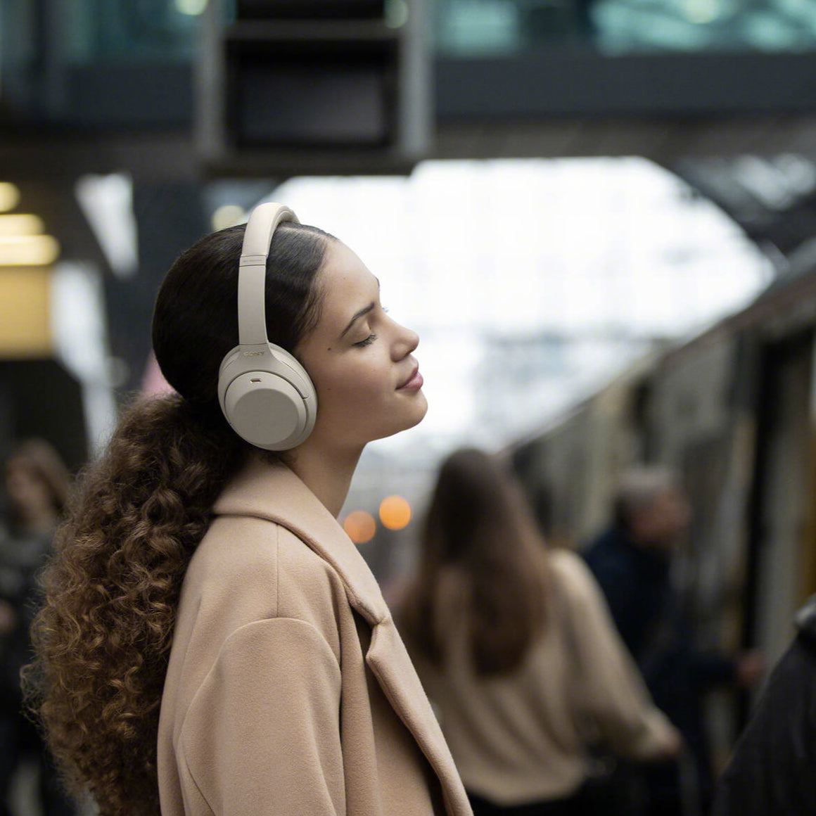 Headphone-Zone-Sony-WH-1000XM4-Silver