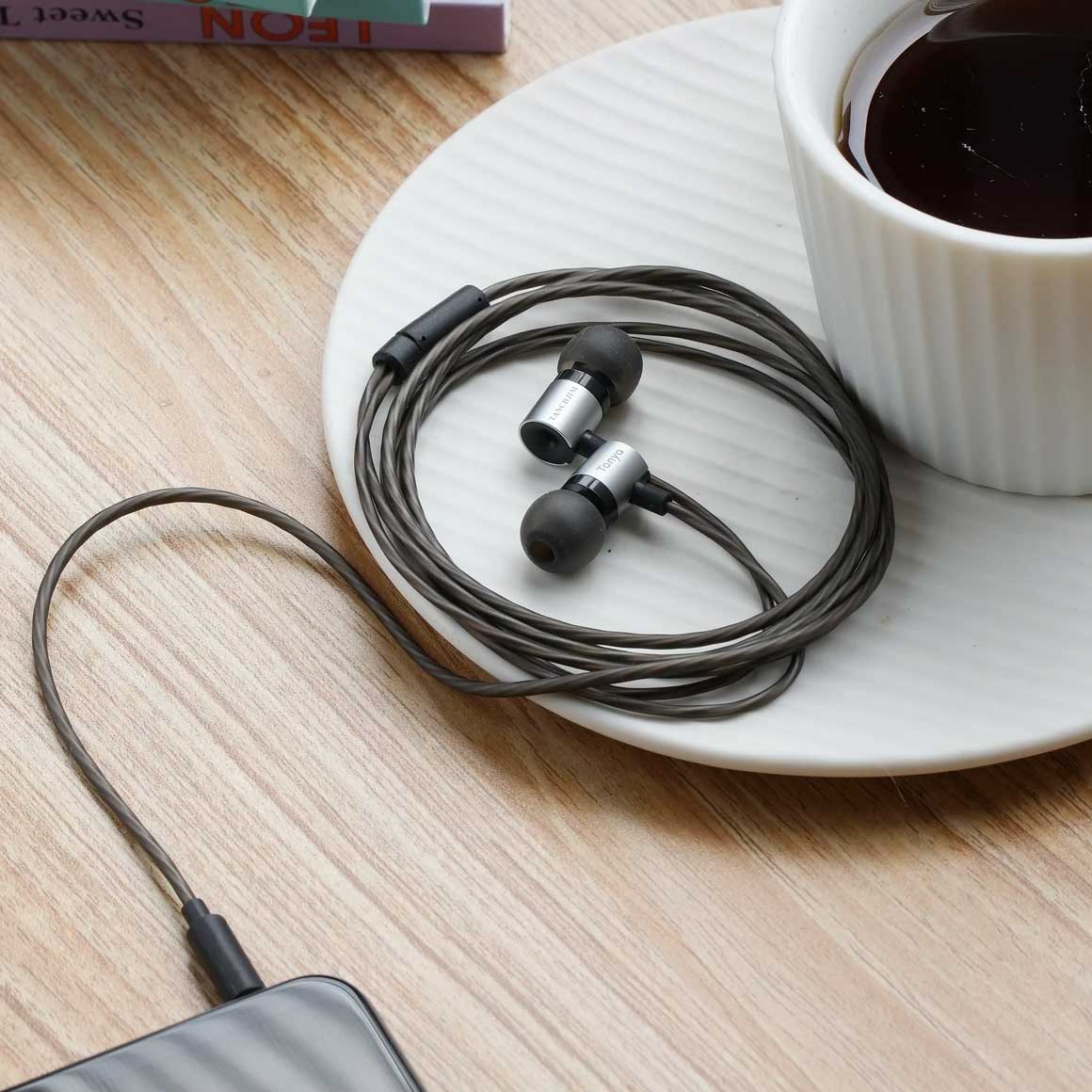 #Plug_3.5mm