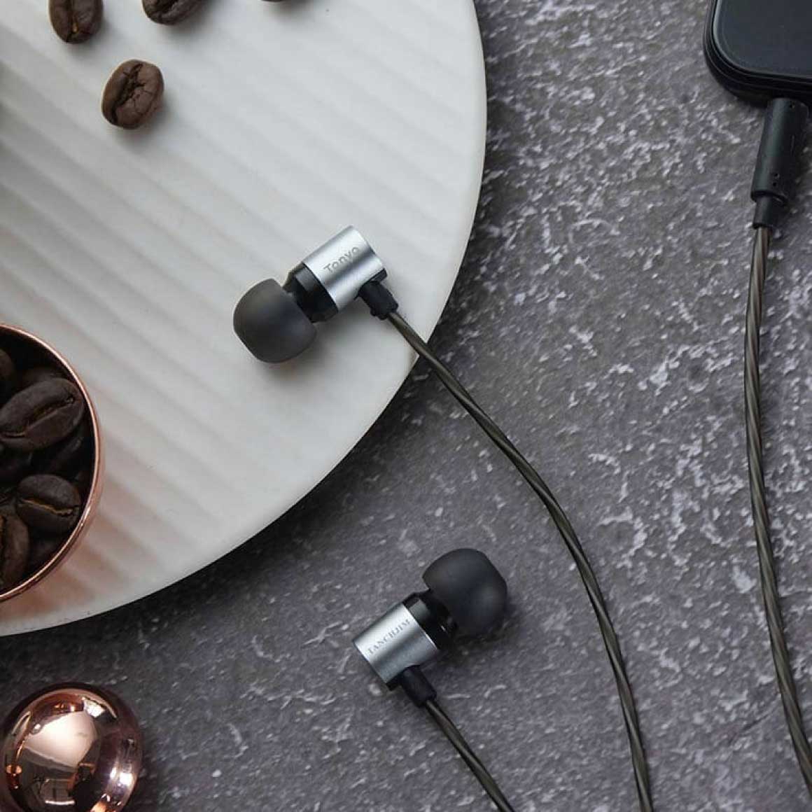 #Plug_3.5mm