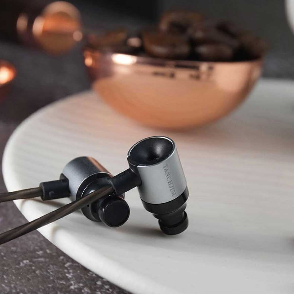 #Plug_3.5mm