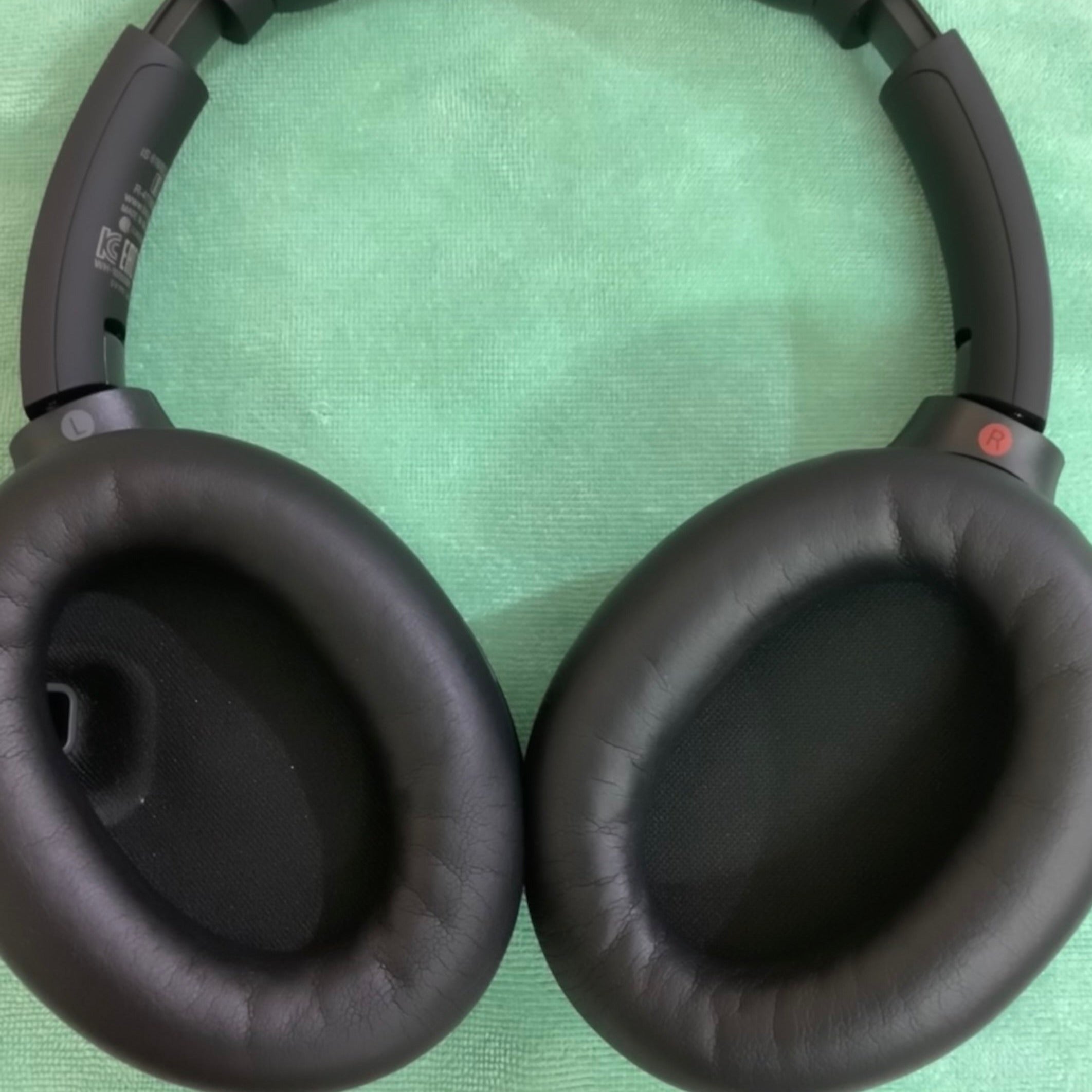 Sony - WH-1000XM4 (Pre-Owned)
